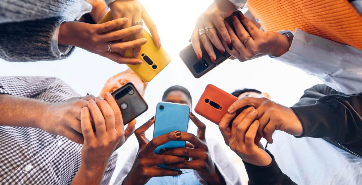 Influencer'ları Taklit Etme Arzusu Tüketimi Nasıl Etkiliyor?