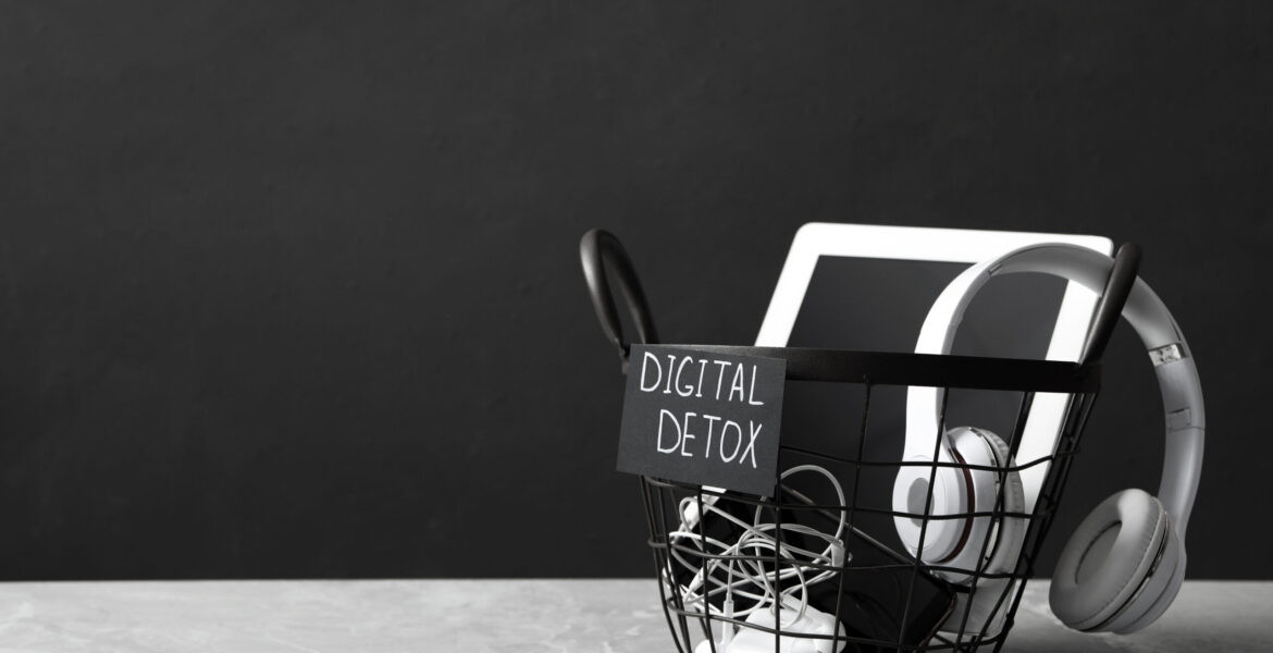 DİJİTAL DETOKS: GERÇEKTEN İŞE YARIYOR MU?