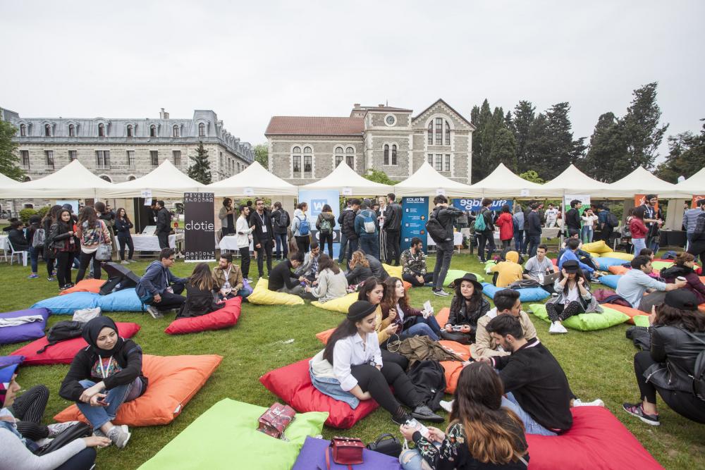Boğaziçi'nin en renkli etkinliklerinden Startup Carnival yeni nesil girişimcileri bekliyor