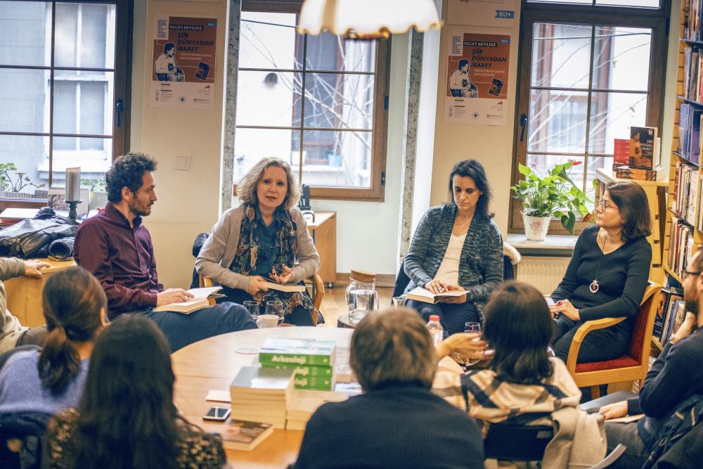 Şiirin merkezde olduğu bir hayat