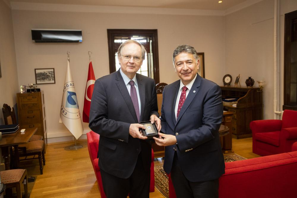 AB Türkiye Delegasyonu Başkanı Berger'den Boğaziçi'ne veda