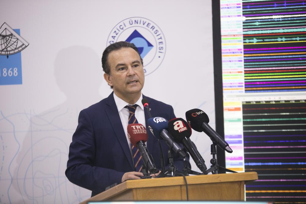 Kandilli Rasathanesi'nden İzmir depremi açıklaması: “Kıyılardan uzak durun!”