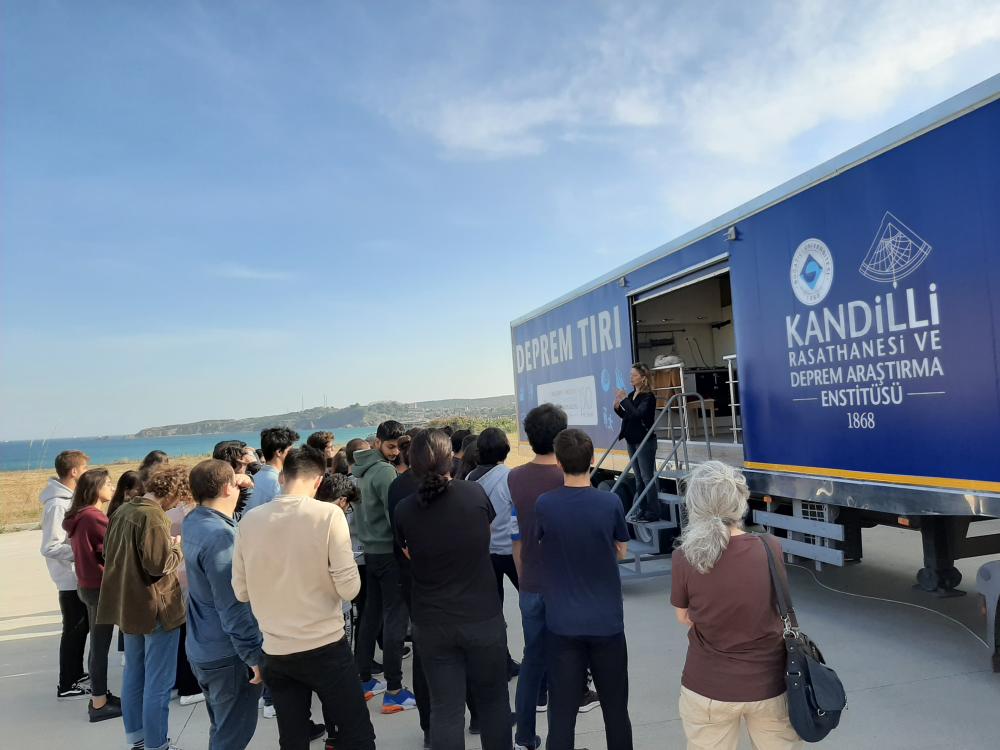 Kandilli'den kurumlara afet bilinci ve deprem eğitimleri