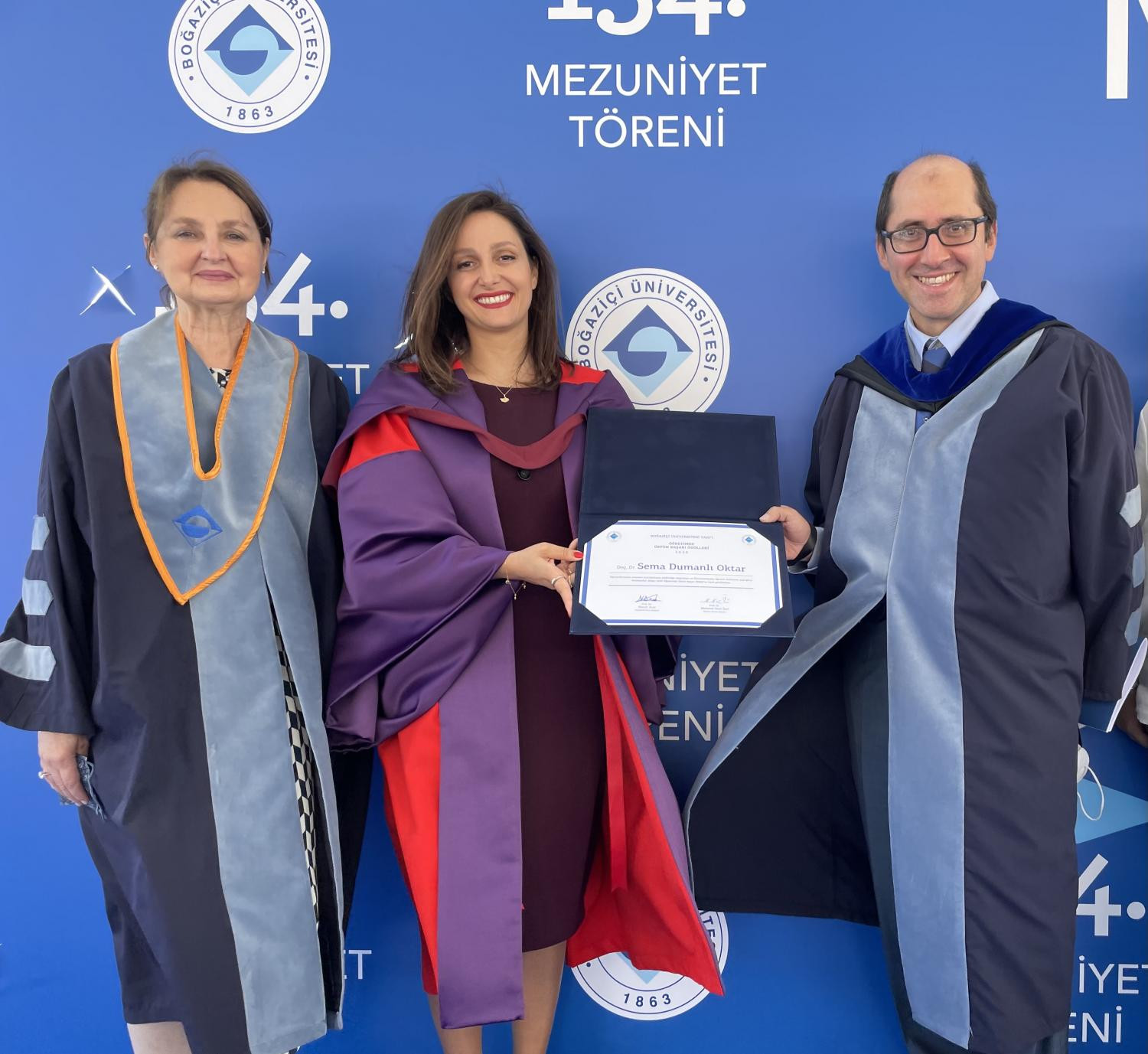 Doç. Dr. Sema Dumanlı Oktar'a Mühendislik Fakültesi tarafından 2020 Öğretimde Üstün Başarı Ödülü verildi.
