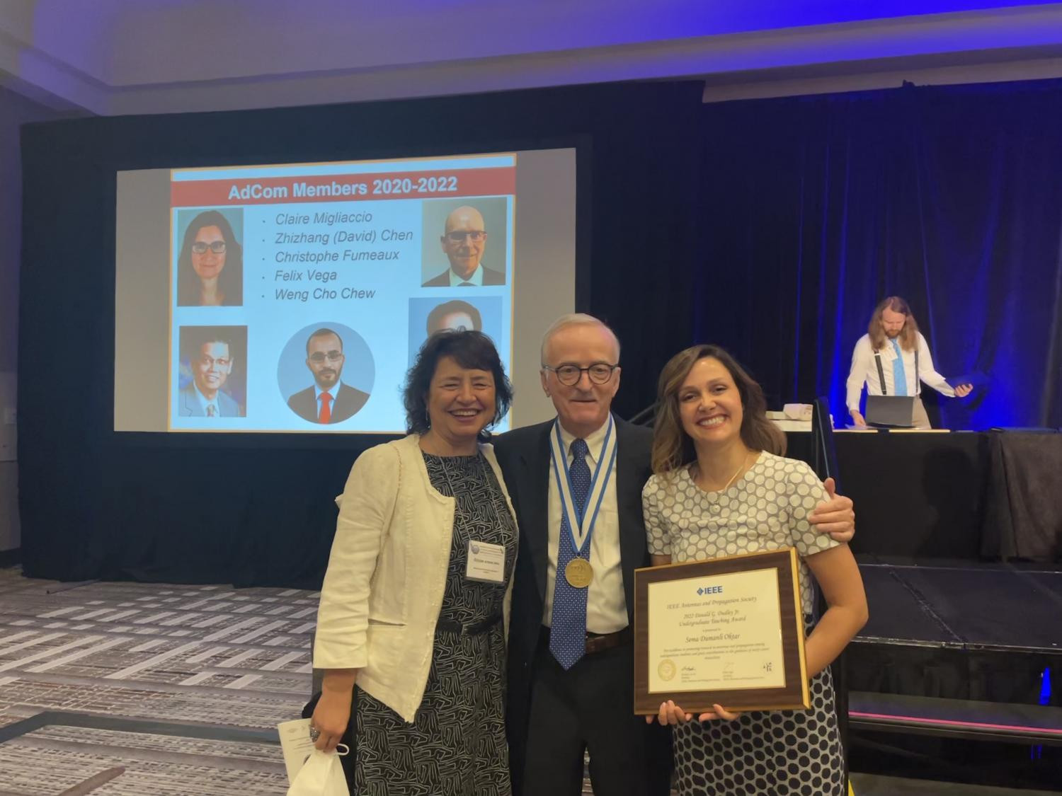 Assoc. Prof. Sema Dumanli has received the IEEE Antennas and Propagation Society 2022 Donald G. Dudley Jr. Undergraduate Teaching Award "For excellence in promoting research in antennas and propagation among undergraduate students”. 