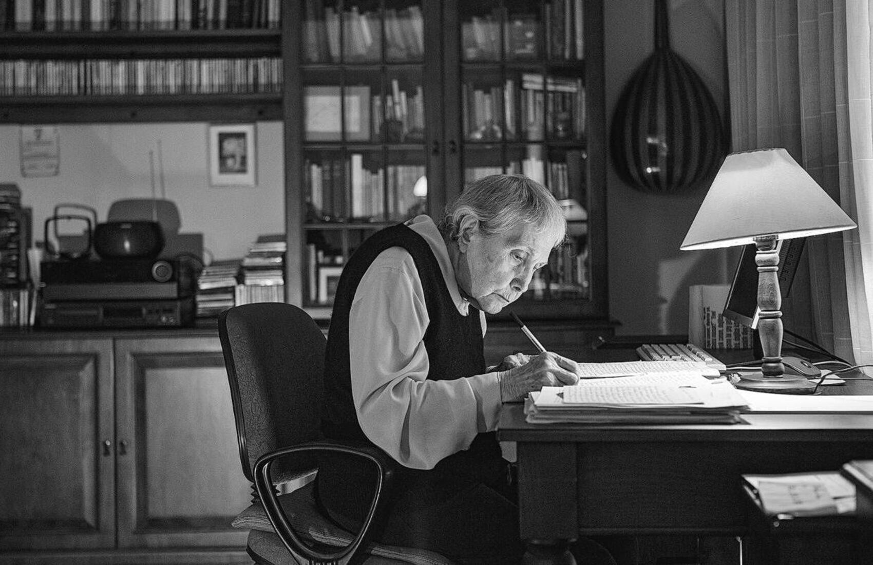 Adalet Ağaoğlu Araştırma Odası Açıldı 