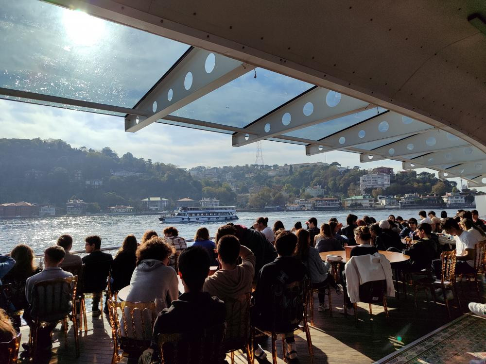 Valide Sultan Gemisi ile Kahvaltı Eşliğinde Boğaz Turunu Gerçekleştirdik.