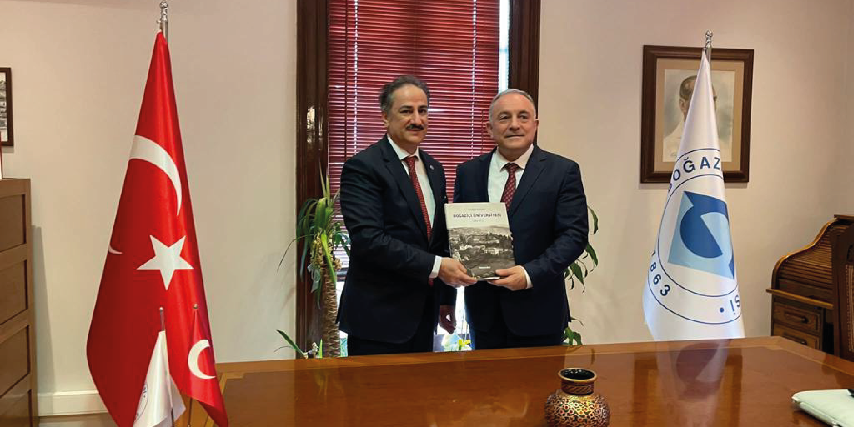 Azerbaycan Teknik Üniversitesi Rektörü Prof. Dr. Vilayet Valiyev ile Rektör Yardımcısı Reşat Aliyev'den Boğaziçi Üniversitesi Rektörü Prof. Dr. Mehmet Naci İnci'ye Ziyaret