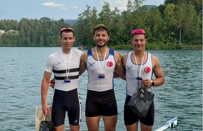 Achievements of Our University Rowing Team at the European Masters Championship