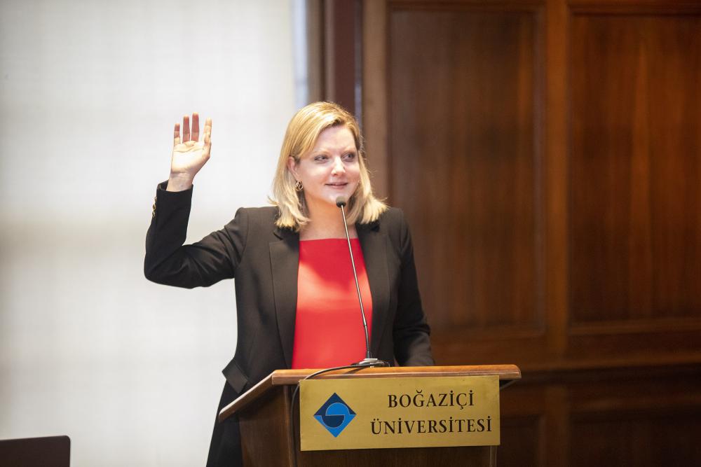 ABD'nin İstanbul Başkonsolosu Jennifer L. Davis Boğaziçi Üniversitesi'ni ziyaret etti: ‘'Yabancı dil öğrenmek hayatınızı değiştirir''