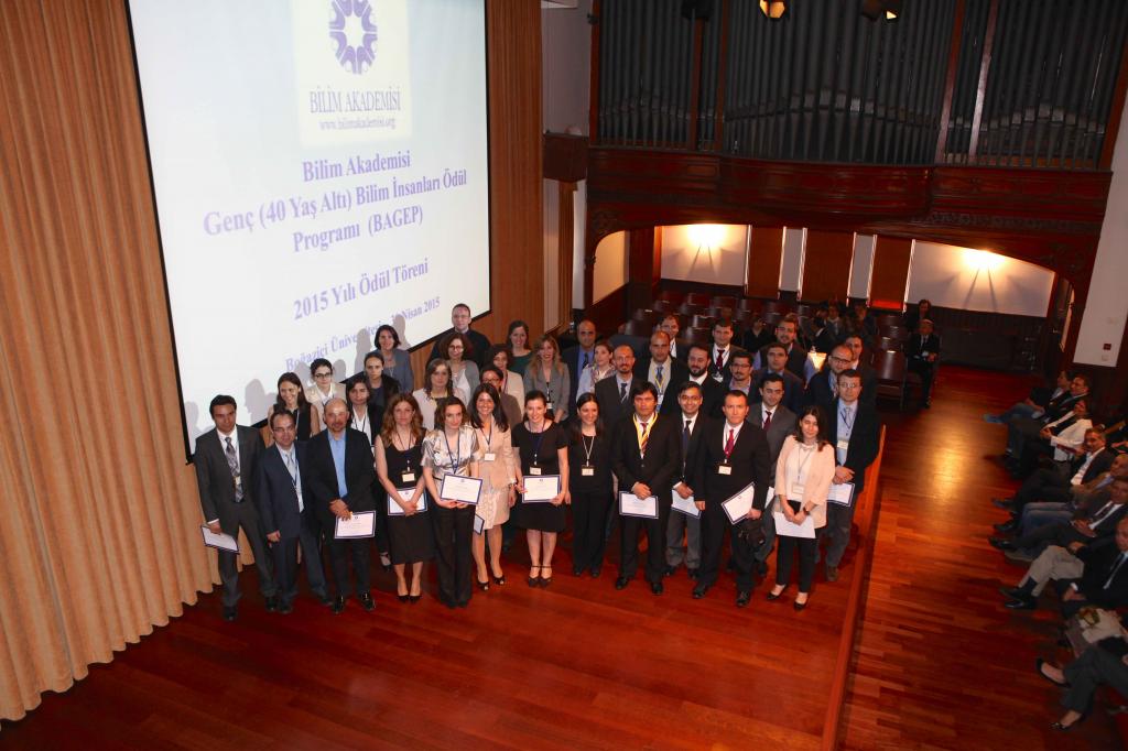 Bilim Akademisi Genç Bilim İnsanlarını Ödüllendirdi﻿﻿