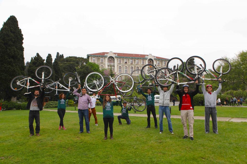 Pedallar Boğaziçi'nde dönüyor
