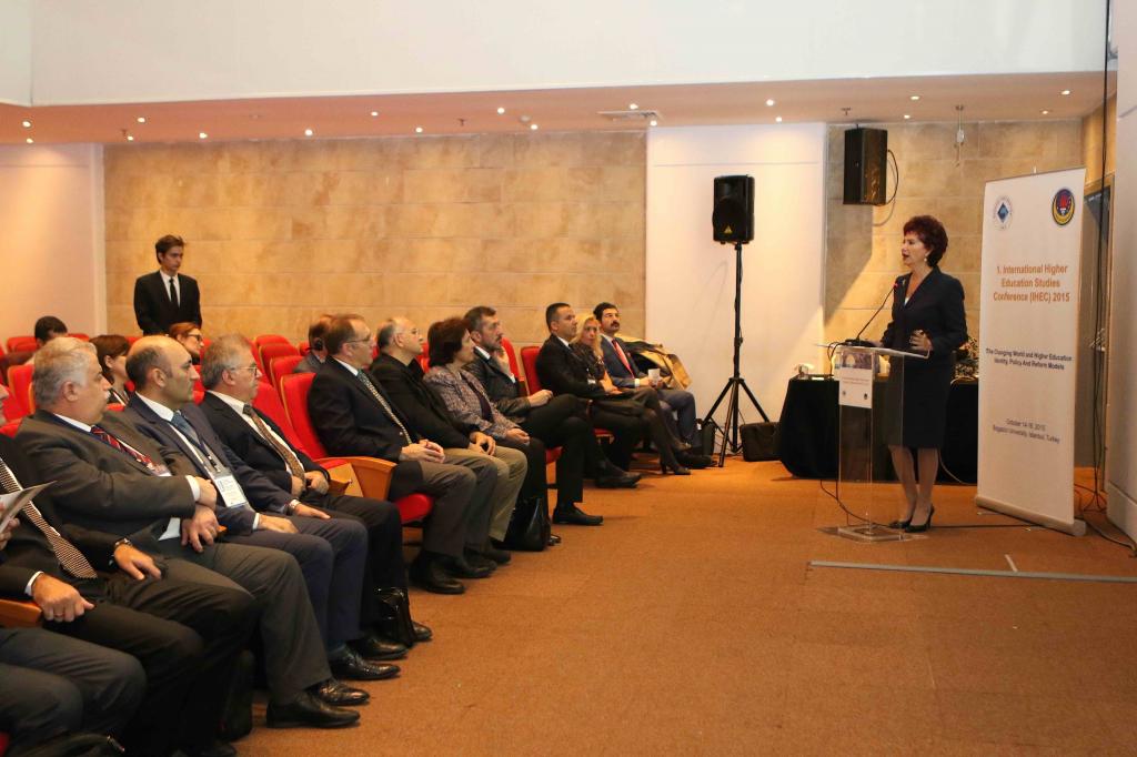 Araştırma için temel gereklilik akademik özerklik, özgür ve eleştirel düşünme ortamı