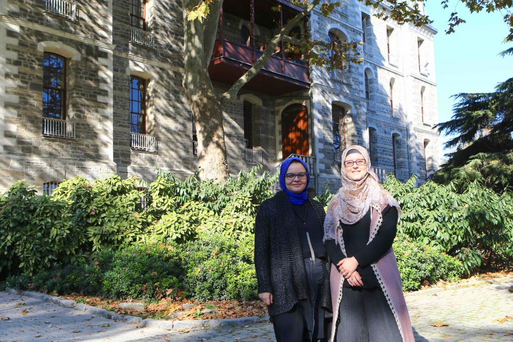 “Kalemimizi, klavyemizi, tenceremizi, meyvelerimizi, şekerimizi aldık geldik” dediler, Reçel'de buluştular…