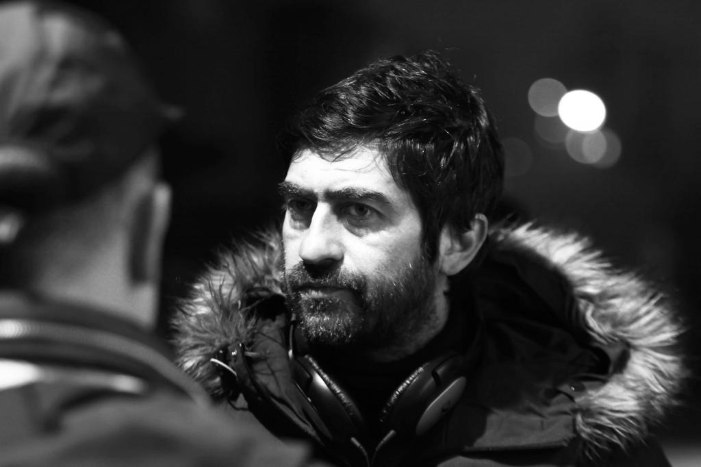 Abluka filminin yönetmeni Emin Alper sinemaya ilk adımını attığı Boğaziçi'ndeydi