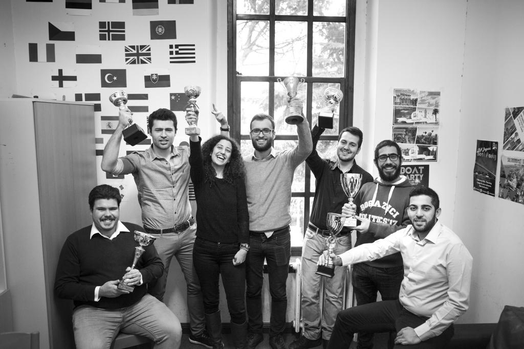 "Farklılıklara toleransı ve özgür düşünceyi özümseyen bir kulübüz"