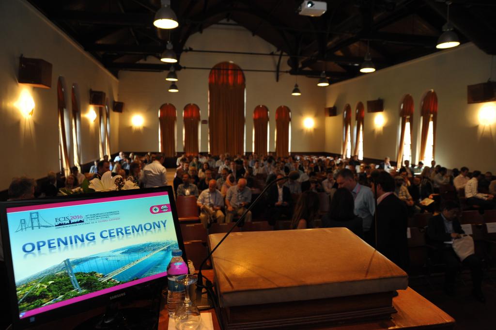 ''Tarihte ilk kez teknolojiyi kullanarak geleceğimizi değiştirme gücüne sahibiz''