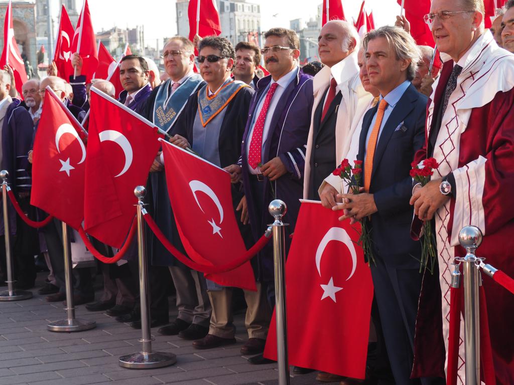 Boğaziçi Üniversitesi'nden demokrasi mesajı