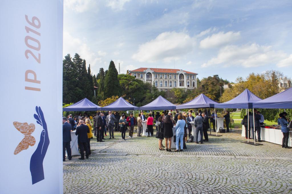 Kalkınmada 2023 Hedeflerini Gerçekleştirmek İçin AR-GE'ye Öncelik Gerekiyor