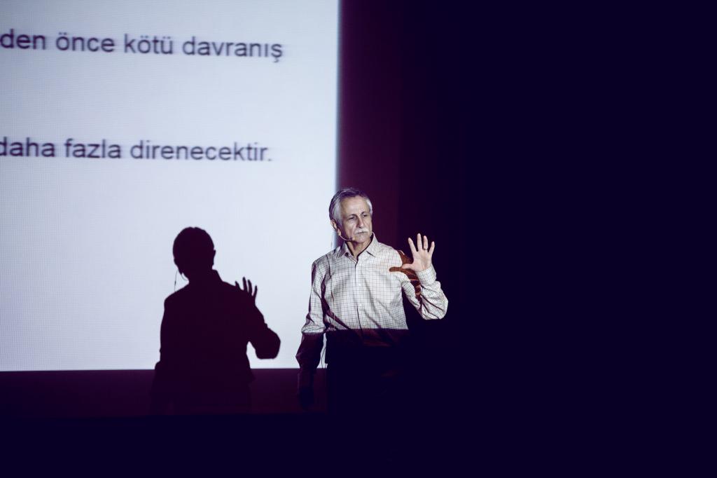 ‘'Bir sistemde problem üreten mekanizma, o sistemin kendisidir''