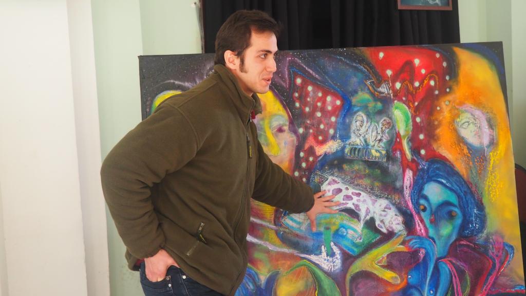 Resmi keşfetmek için yola çıktı, "Discovery" adlı ilk sergisini Boğaziçi'nde açtı