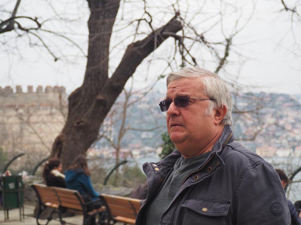 ‘'Şair olduğumu söylerken hâlâ utanırım''