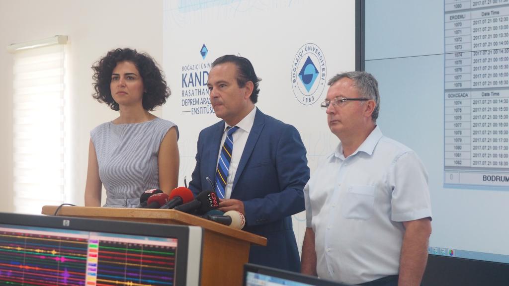 Kandilli Rasathanesi Gökova Körfezi'nde gerçekleşen depremin büyüklüğünü 6.6 olarak açıkladı