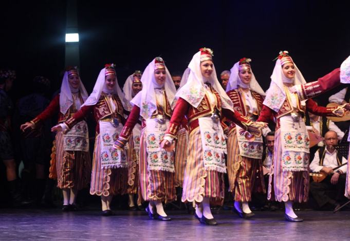 Boğaziçililer Zeybek kültürünü yaşatıyorlar