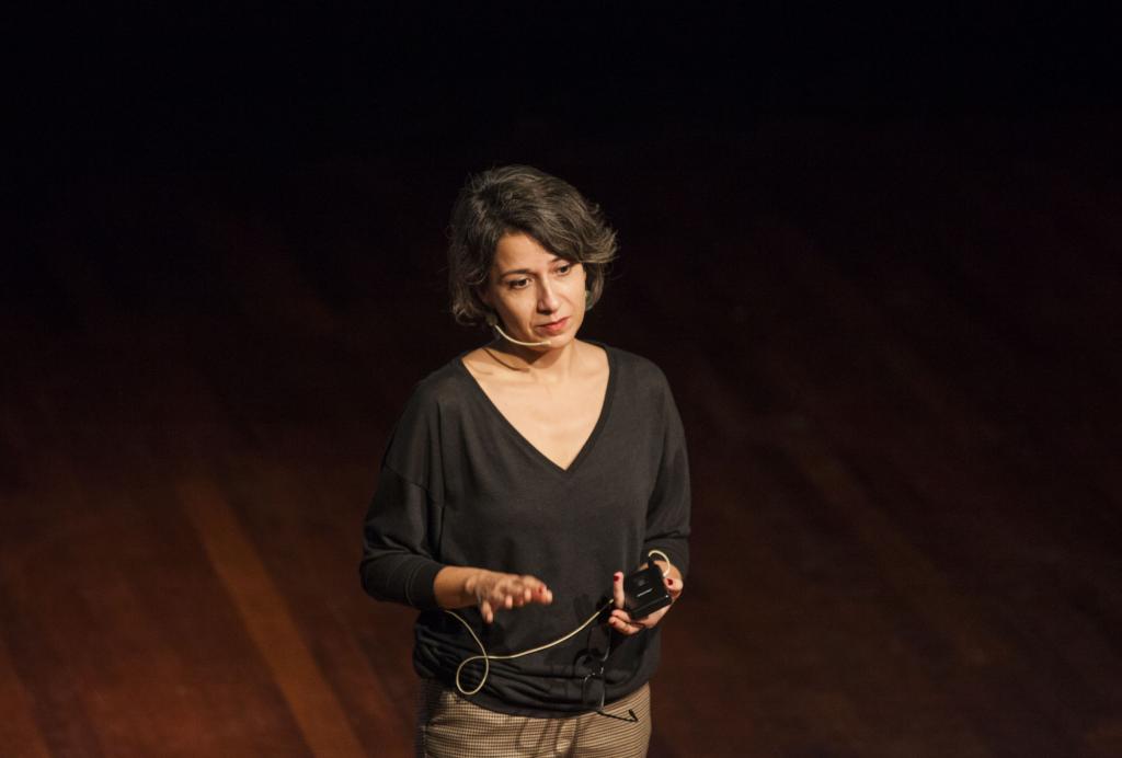 Yetişkinler çocuğunun oyun serüvenine müdahale ettiğinde büyü bozuluyor