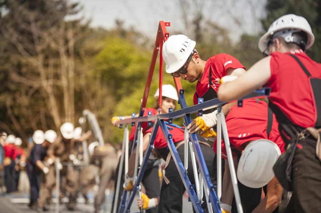 Boğaziçi'nde köprüler 12. kez kuruldu