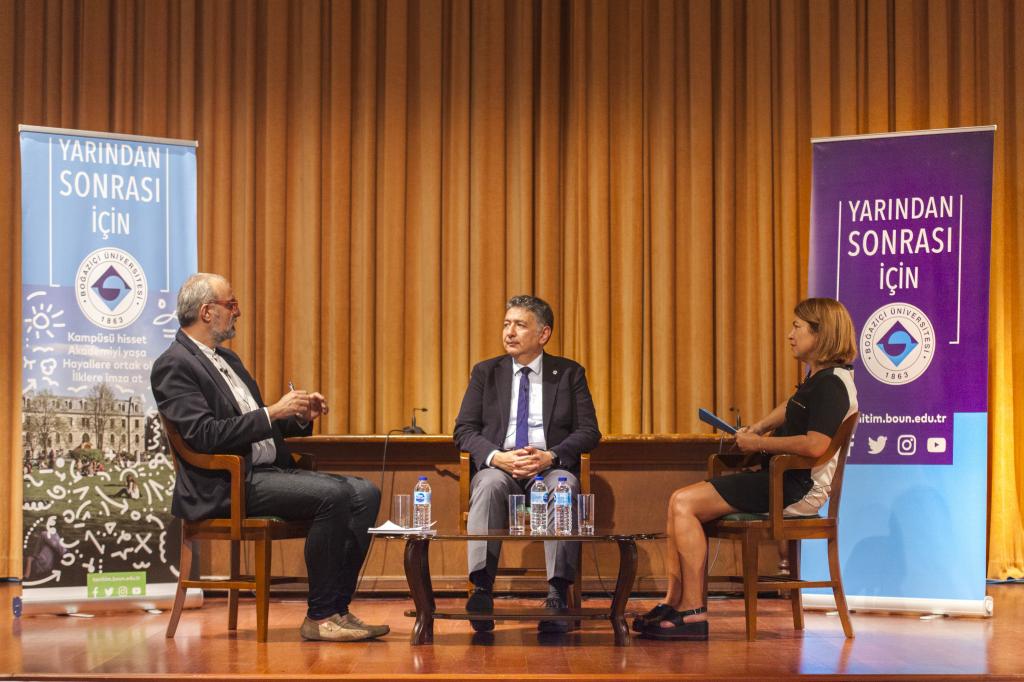 ‘''Üniversite eğitimi kişinin hayat yolculuğunu belirleyen bir kavşaktır''