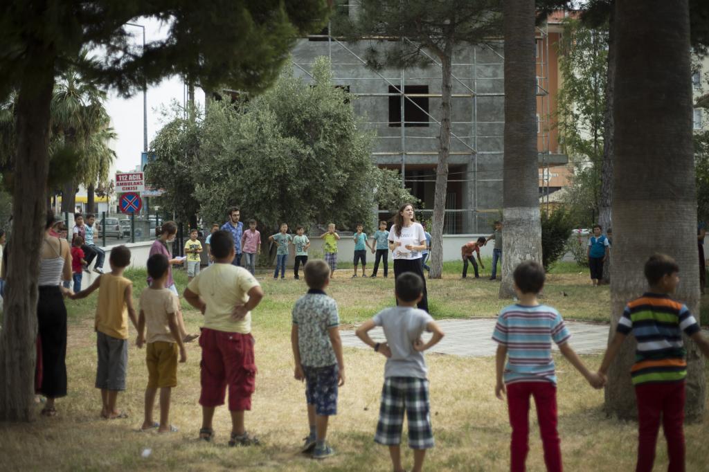 Boğaziçi Üniversitesi Gönüllüleri'nden Ayvalıklı çocuklar için atölyeler