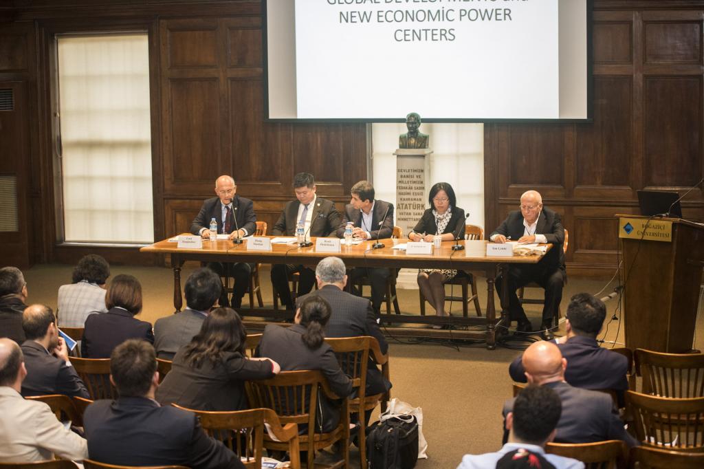 ABD-Çin ticaret savaşı dünya ekonomisini durgunluğa sürüklüyor