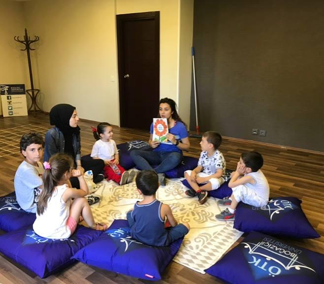 Ekransız kodlama ile çocuklar hem eğleniyor hem de öğreniyor