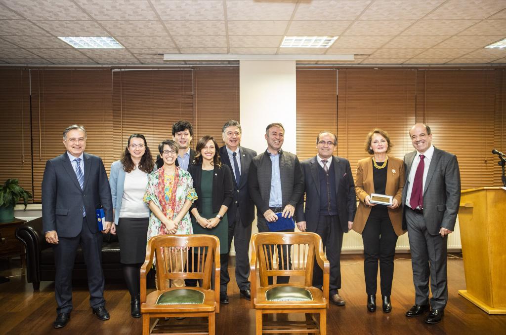 Mühendislik Fakültesi'ne emek verenler ödüllendirildi