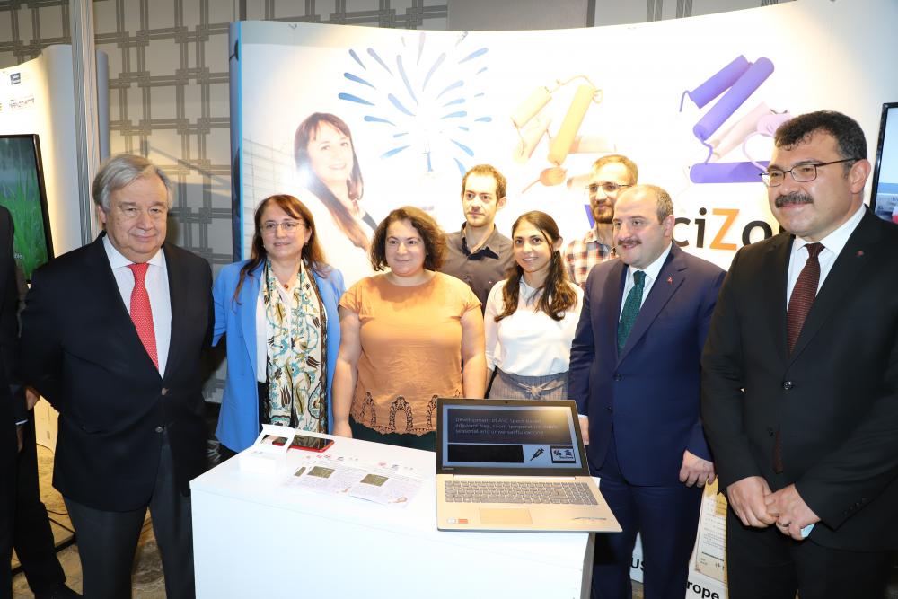 BM Genel Sekreteri Boğaziçi'nden araştırmacılarla bir araya geldi