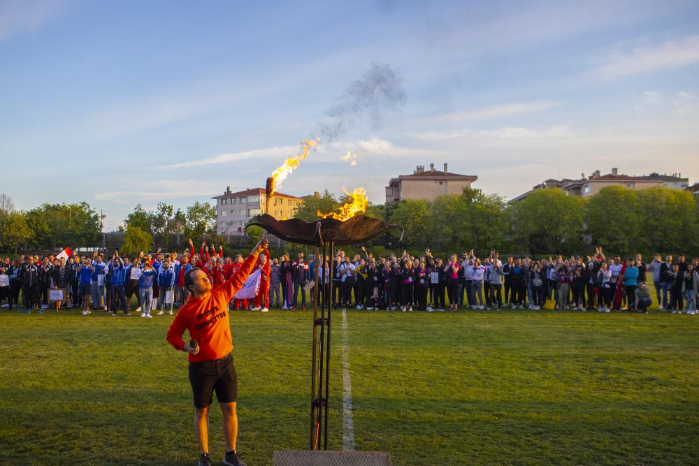 Sports Fest açılışında 11 ülkenin bayrağı dalgalandı
