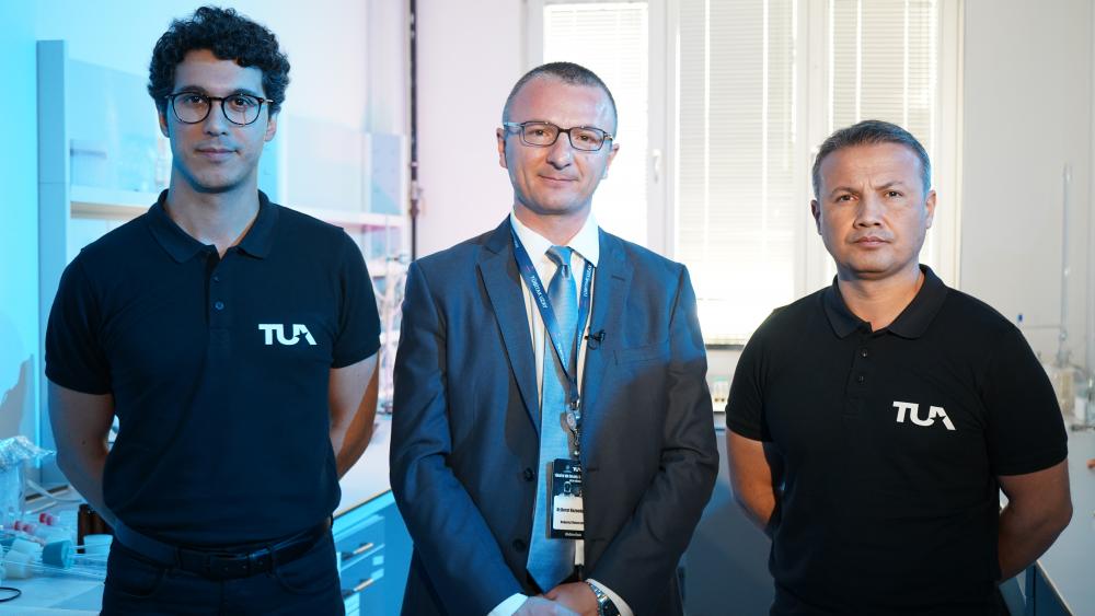 Boğaziçi Üniversitesi'nin Uzaya Taşınacak Mikroalg Projesine İlk Türk Astronotlardan Ziyaret