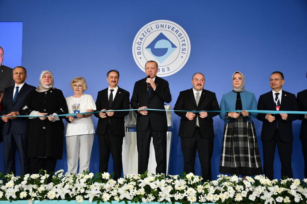 Cumhurbaşkanı Erdoğan: “Derin Teknoloji Üssü'nün ülkemizin araştırma, geliştirme, yenilik ekosistemine çok önemli katkılar sağlayacağına inanıyorum.”