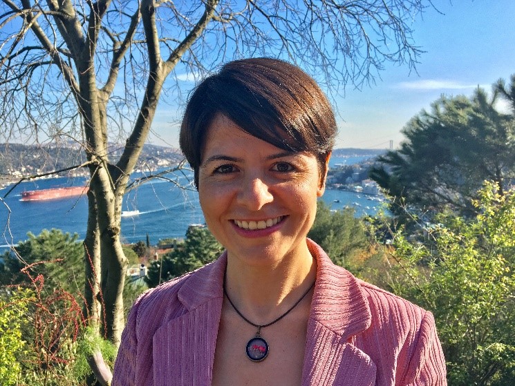 Doç. Dr. Ebru Kaya'ya Oxford Üniversitesi'nden 'Honorary Research Fellow' unvanı verildi