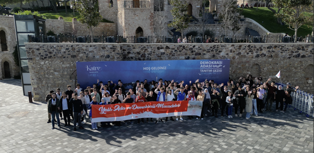 Boğaziçili Öğrenciler Demokrasi Adası'nı Ziyaret Etti