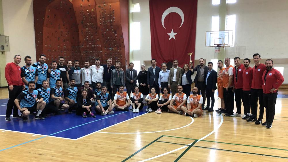 Personel Voleybol Şampiyonası'nda Kazanan Boğazın Mavisi