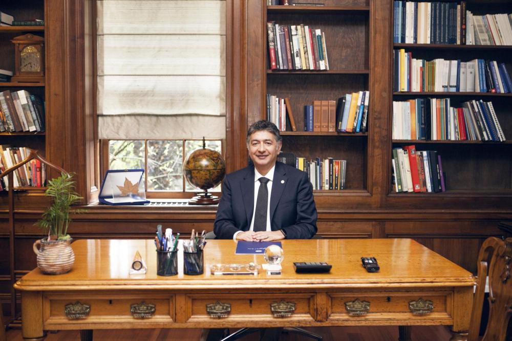 Rektör Mehmed Özkan lise öğrencileriyle Youtube'da buluştu