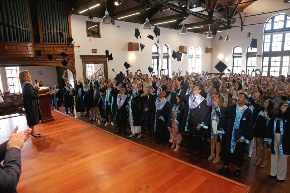 İkinci Öğretim Yüksek Lisans Programları Mezunlarını Verdi