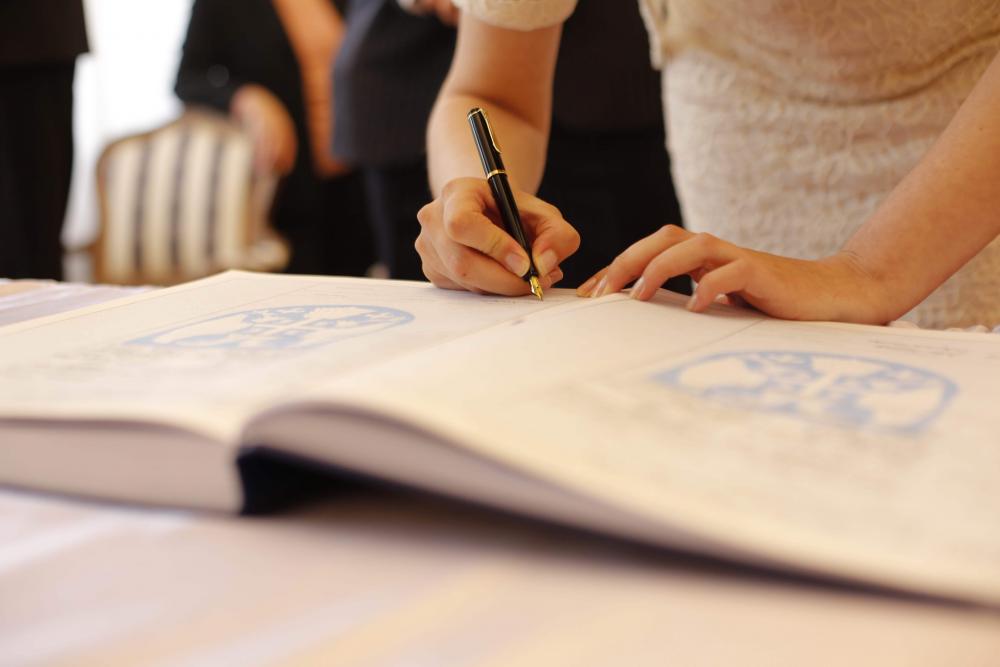 Eğitim düzeyinin bireylerin evlenme davranışlarında nasıl bir rolü var?