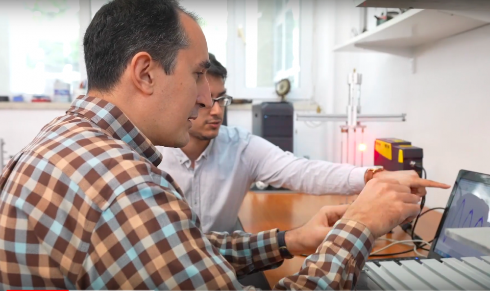 Deprem titreşimlerinin yapılara iletilmesini engelleyen proje