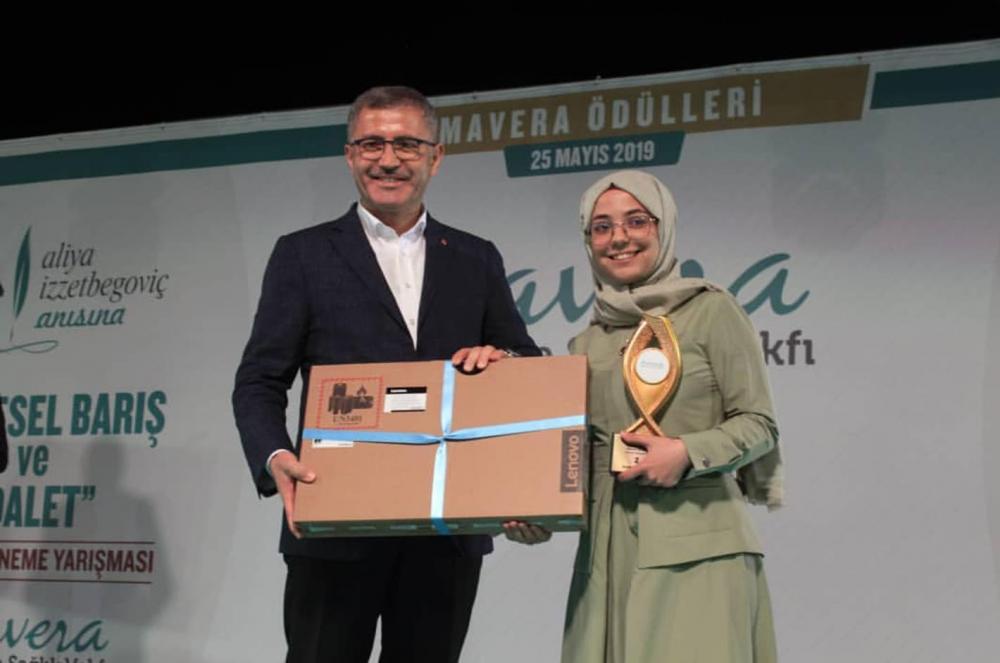 Boğaziçili öğrenci deneme yarışmasında ikinci oldu