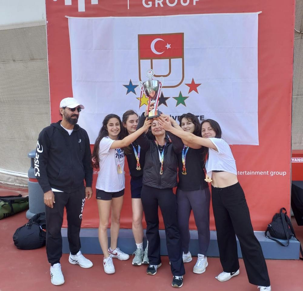 Boğaziçi Üniversitesi Kadın Tenis Takımı Grup Birincisi Olarak Süper Lig'de
