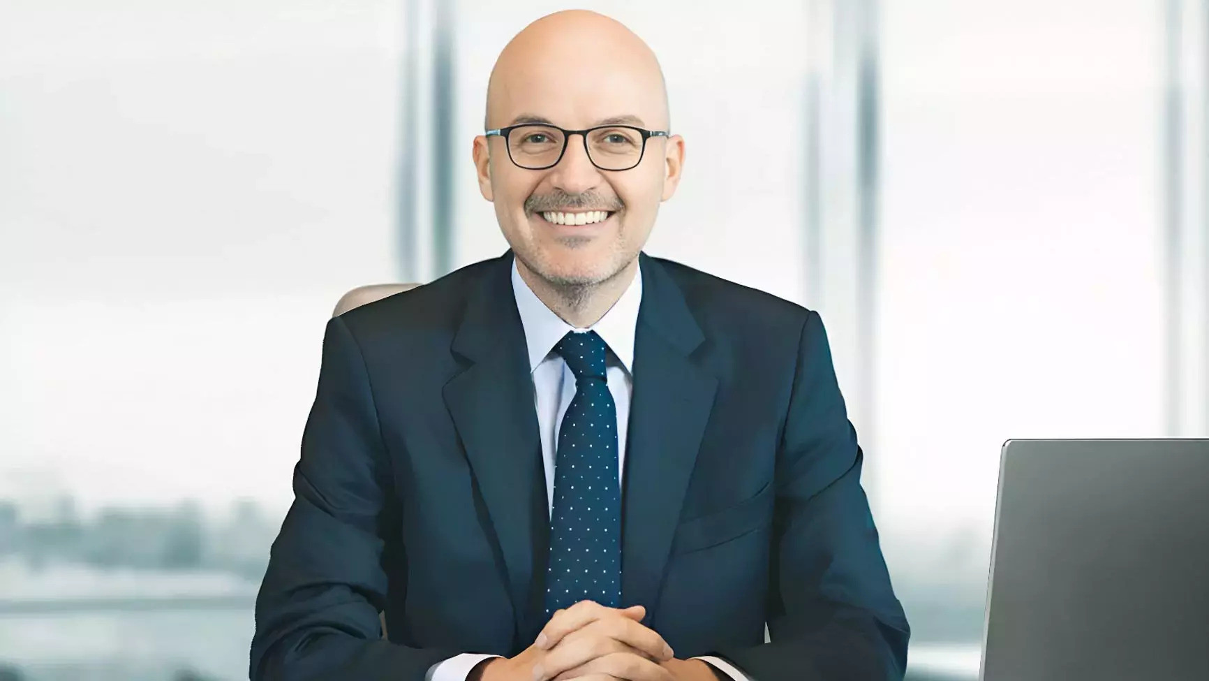 Kadri Samsunlu (İktisat '91) Ahlatcı Holding CEO'su olarak atandı.