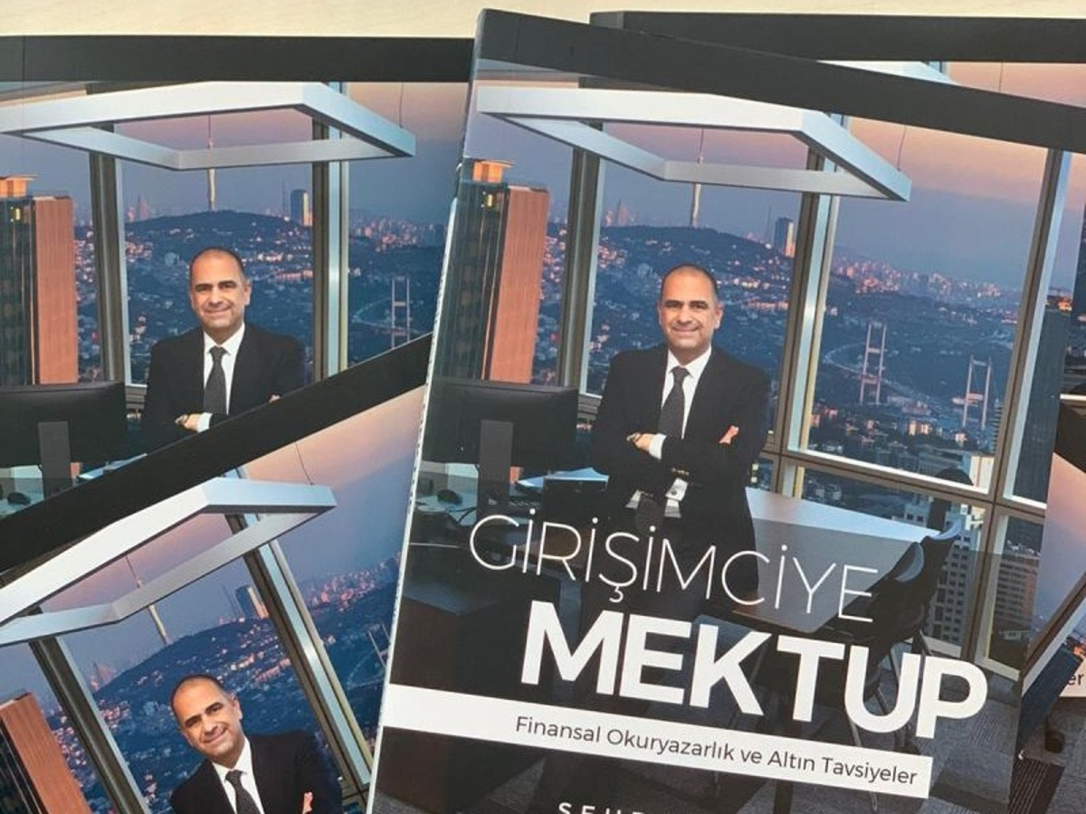 Şehram Zayer, çalışma hayatında edindiği deneyim ve bilgileri paylaştığı "Girişimciye Mektup" isimli kitabını çıkarmıştır.